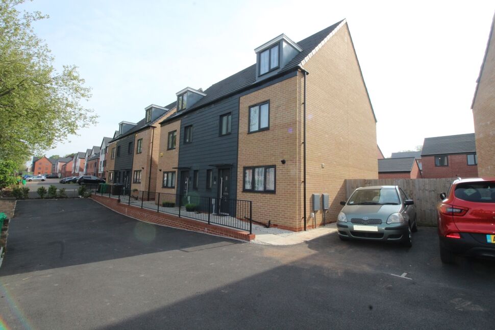 Main image of 4 bedroom Semi Detached House to rent, Henton Row, Nottingham, NG7