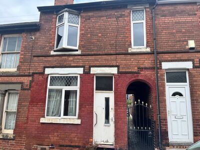 2 bedroom Mid Terrace House for sale