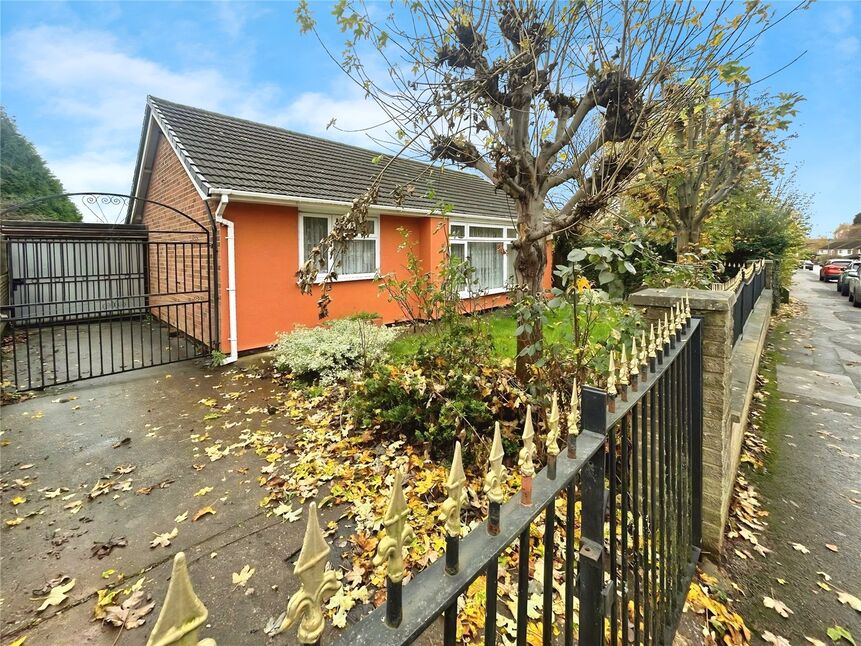 Main image of 2 bedroom Detached Bungalow for sale, Robins Wood Road, Nottingham, Nottinghamshire, NG8