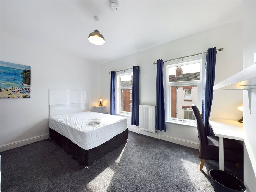 Main image of 4 bedroom  Room to rent, Clinton Road, Northampton, NN4