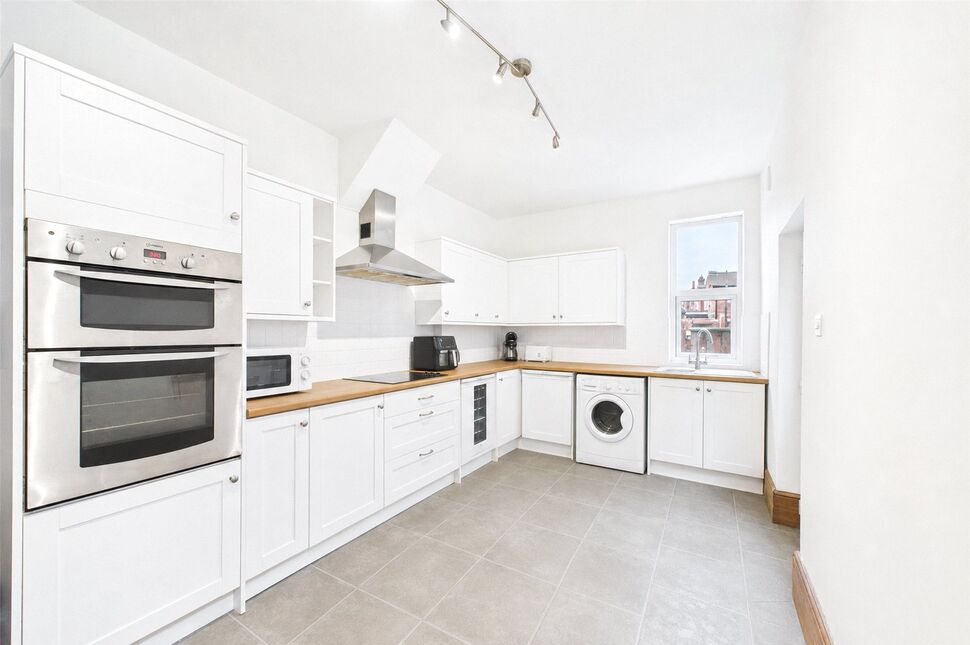 Main image of 4 bedroom House to rent, London Road, Far Cotton, Northampton, NN4