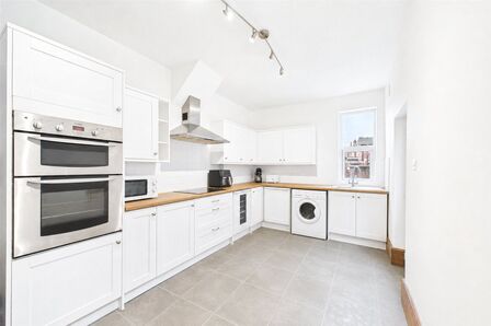 London Road, 4 bedroom House to rent, &pound;575 pcm