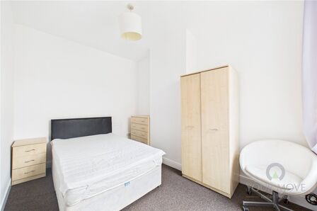 1 bedroom  Room to rent