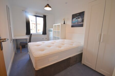 Henry Bird Way, 2 bedroom  Flat to rent, £740 pcm