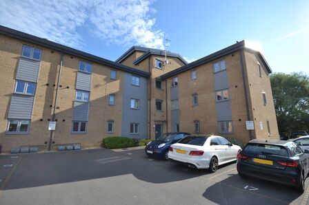 Old Towcester Road, 2 bedroom  Flat to rent, £675 pcm