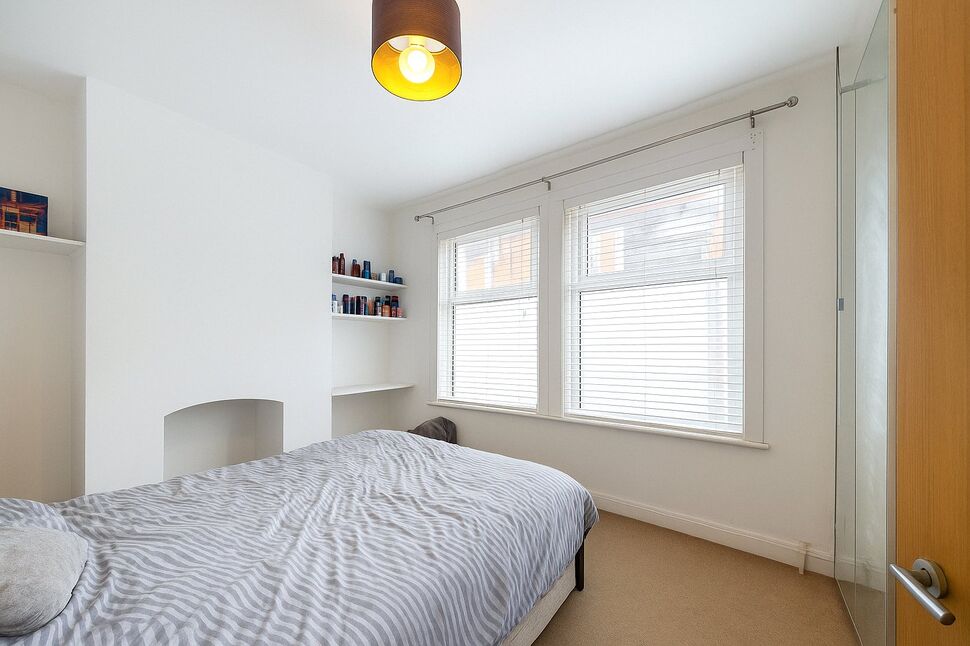 Main image of 1 bedroom  Room to rent, Derby Road, Northampton, NN1