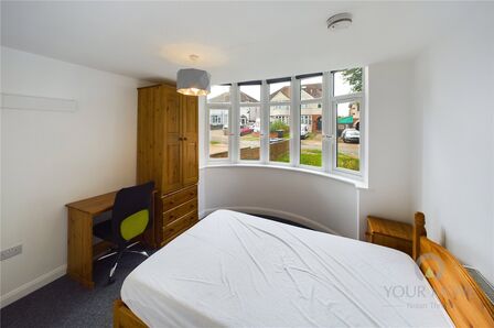 Parkfield Avenue, 5 bedroom House to rent, &pound;625 pcm