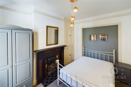 1 bedroom  Room to rent