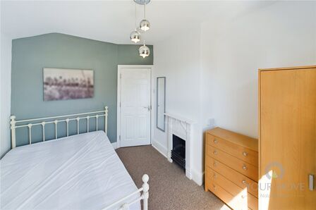 1 bedroom  Room to rent
