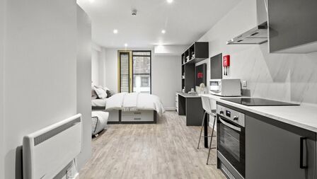 Drapery, 1 bedroom Flat to rent, &pound;884 pcm