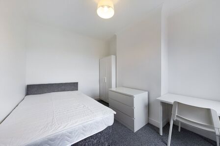 Lower Thrift Street, 1 bedroom Property to rent, &pound;565 pcm