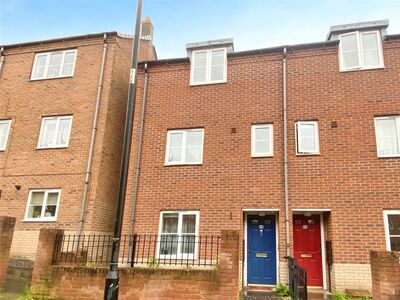 Spruce Road, 4 bedroom House to rent, &pound;1,250 pcm