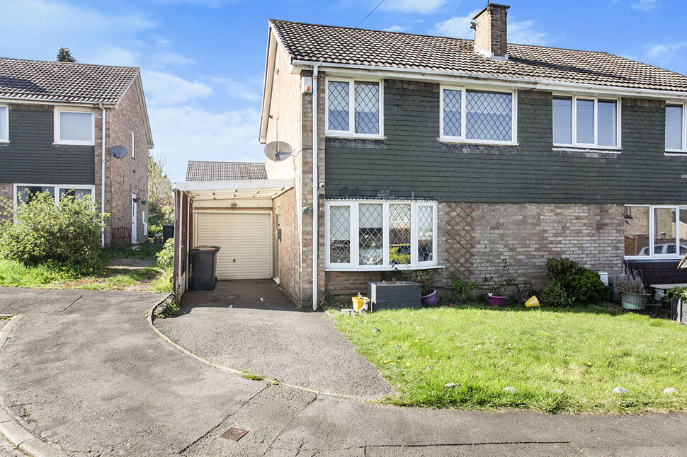 Main image of 3 bedroom Semi Detached House for sale, Brackendale Drive, Nuneaton, Warwickshire, CV10