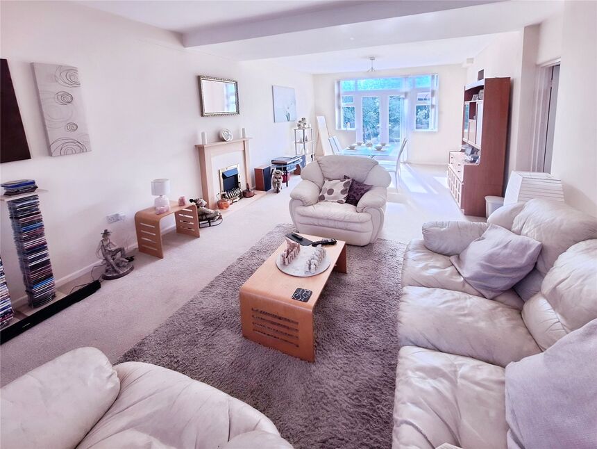 Lounge / Dining Room