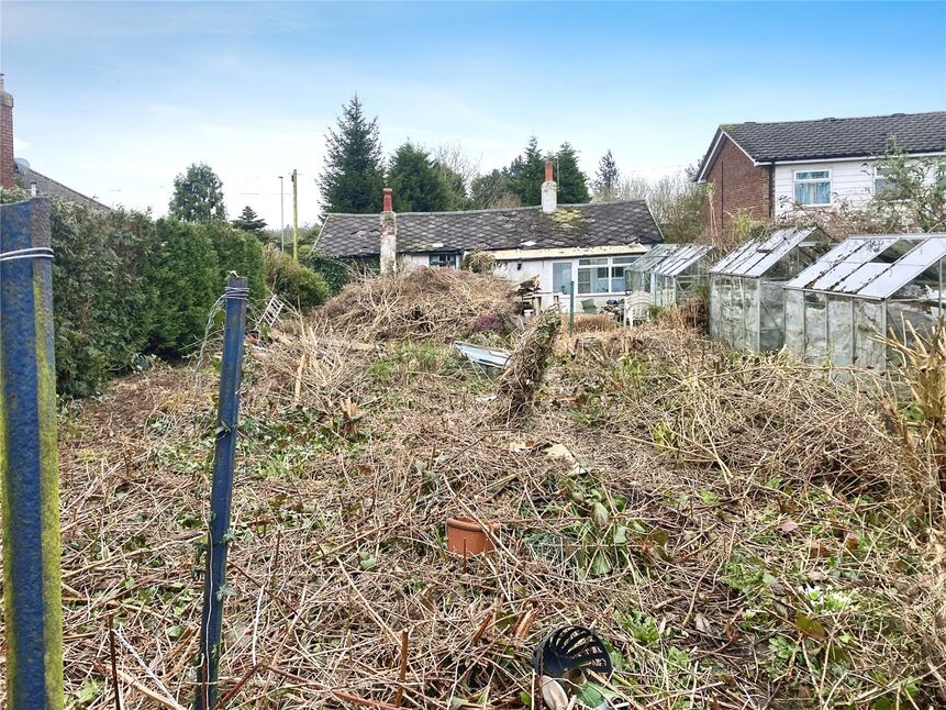 2 bedroom Detached Bungalow for sale, Ashby Road, Moira, DE12 £200,000