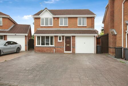 St. Ives Way, 4 bedroom Detached House for sale, £415,000