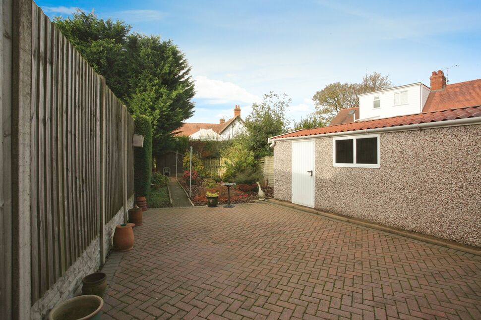 3 bedroom Detached House for sale, Leyland Road, Nuneaton, CV11 £265,000