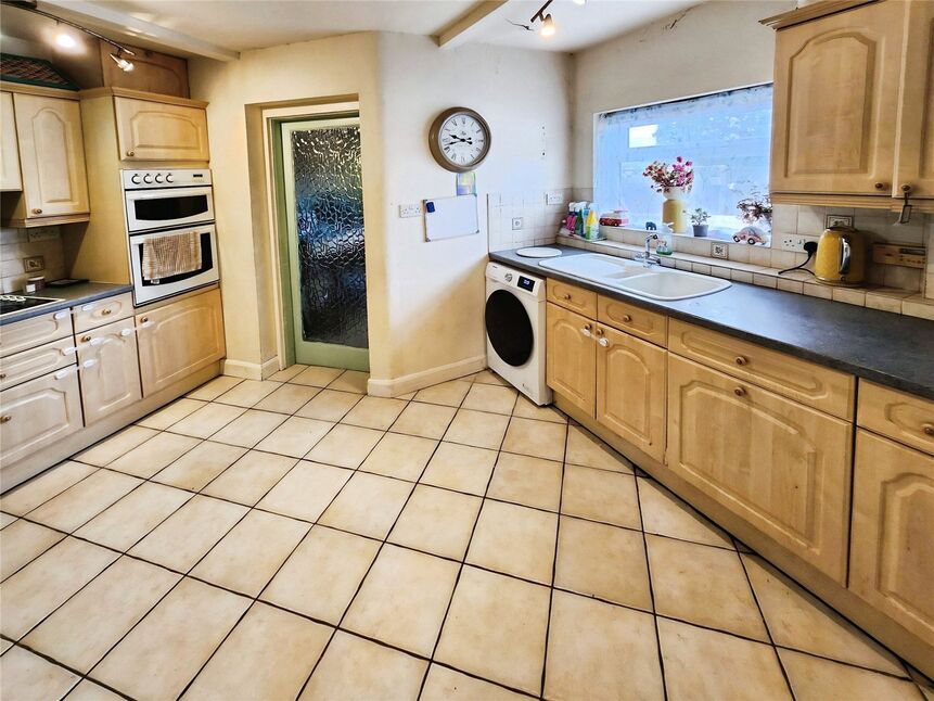 Kitchen / Breakfast Room