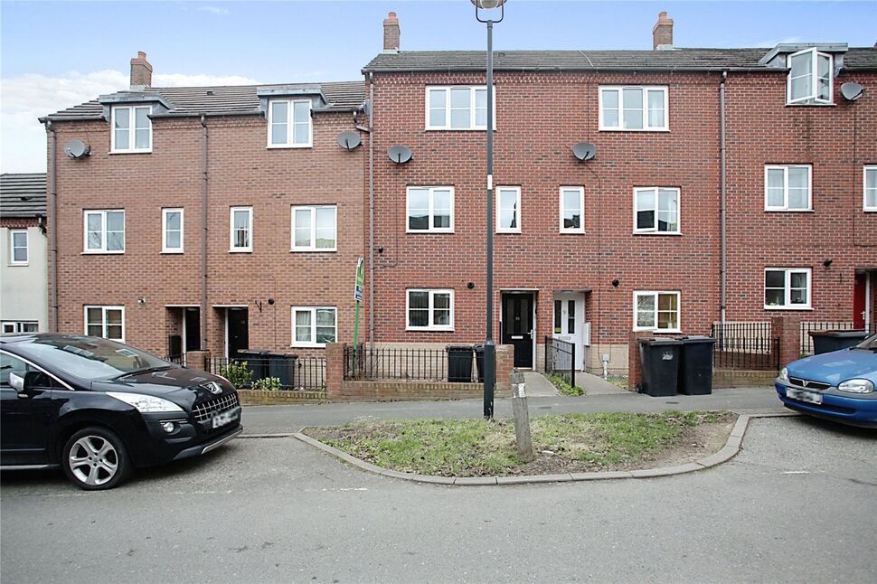 Main image of 3 bedroom Mid Terrace House to rent, Spruce Road, Nuneaton, Warwickshire, CV10