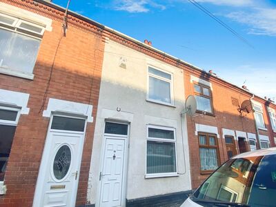 3 bedroom Mid Terrace House to rent