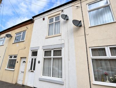 Charles Street, 2 bedroom Mid Terrace House to rent, &pound;975 pcm