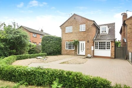 Eagle Close, 5 bedroom Detached House to rent, £1,650 pcm