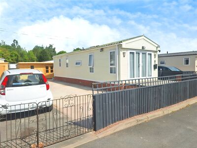 2 bedroom Detached Property for sale