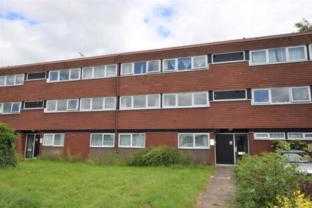 Cleaver Gardens, 2 bedroom  Flat to rent, £875 pcm