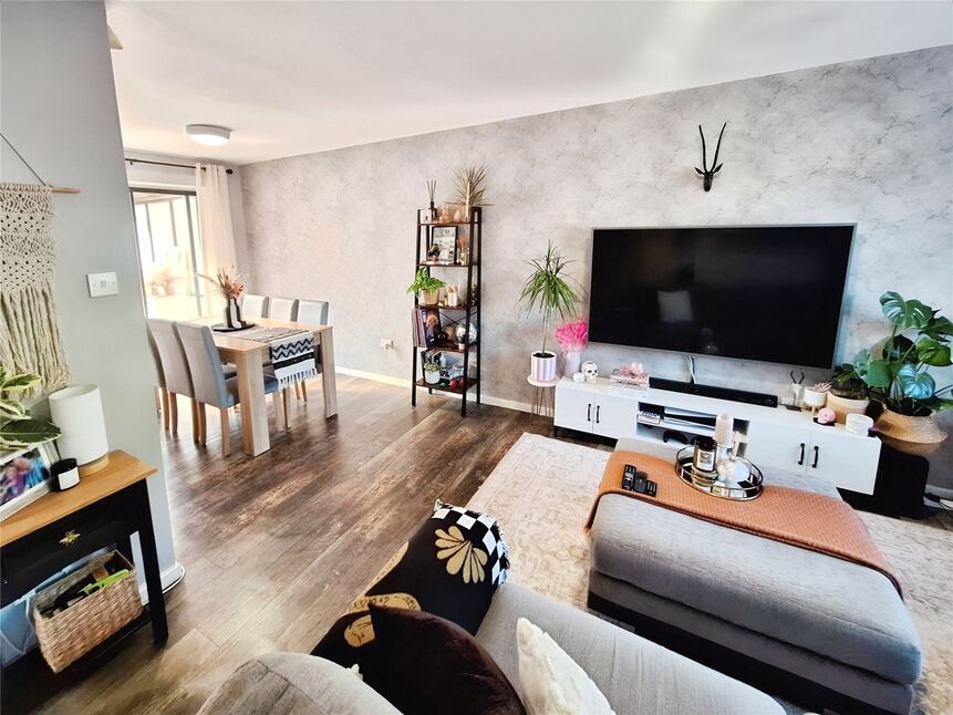 Lounge / Dining Room