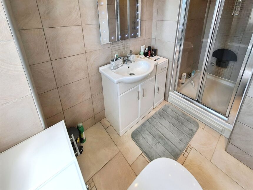 En-Suite Shower