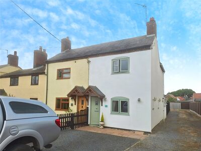 Birmingham Road, 2 bedroom Mid Terrace House for sale, £215,000