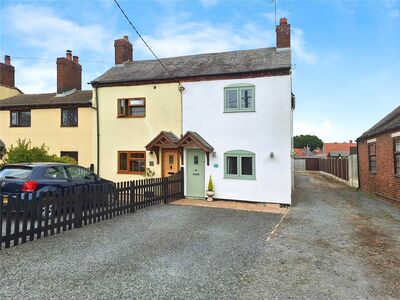 2 bedroom End Terrace House for sale