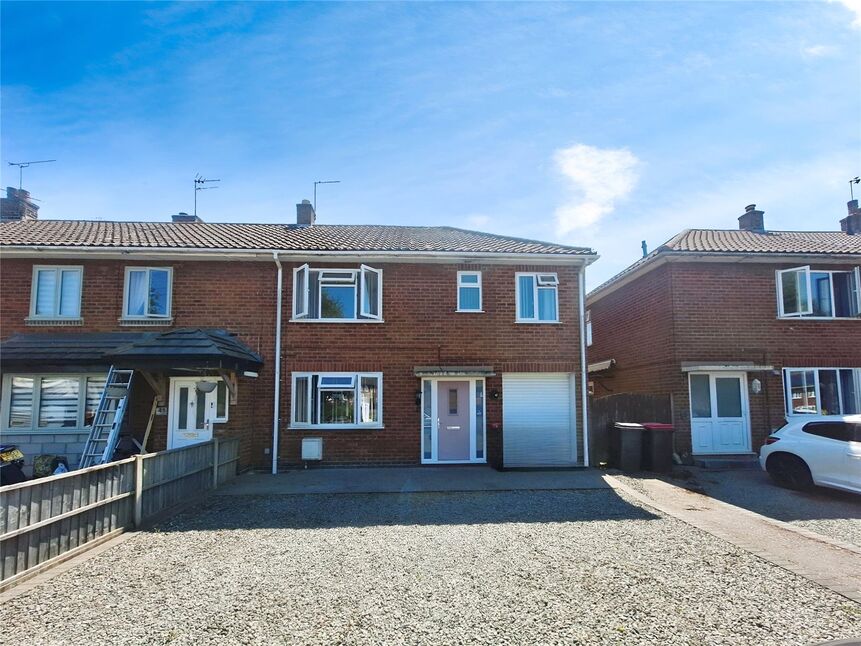 4 bedroom End Terrace House for sale