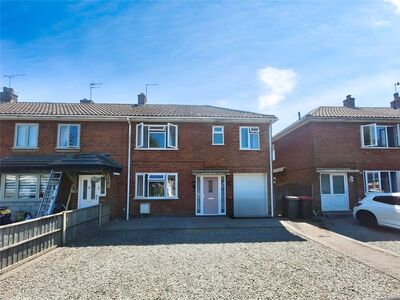 4 bedroom End Terrace House for sale