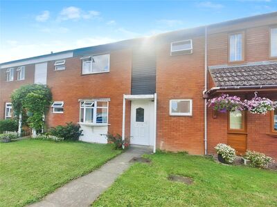 3 bedroom Mid Terrace House for sale