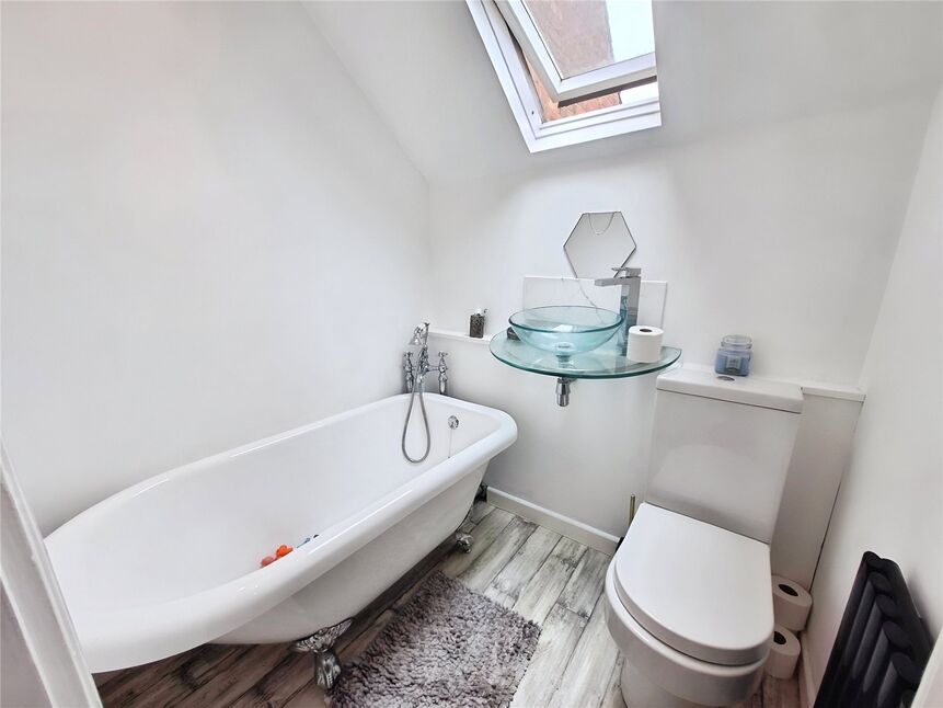 En-Suite Bathroom