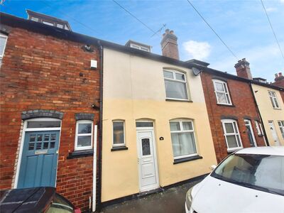 3 bedroom Mid Terrace House for sale