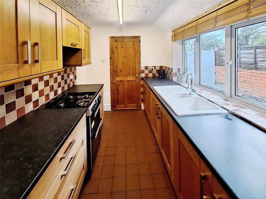 Kitchen / Dining Area