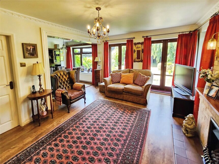 Lounge / Dining Room