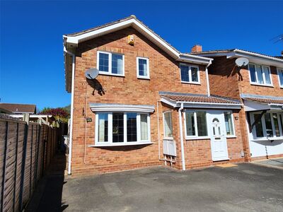 Keats Close, 3 bedroom Link Detached House for sale, &pound;295,000
