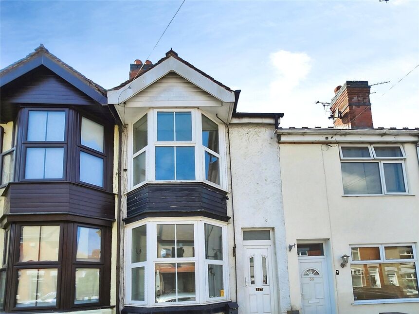 3 bedroom Mid Terrace House for sale
