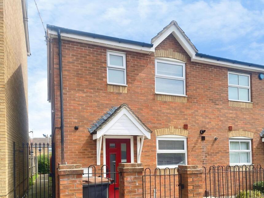 Main image of 2 bedroom End Terrace House to rent, Marlborough Road, Nuneaton, Warwickshire, CV11