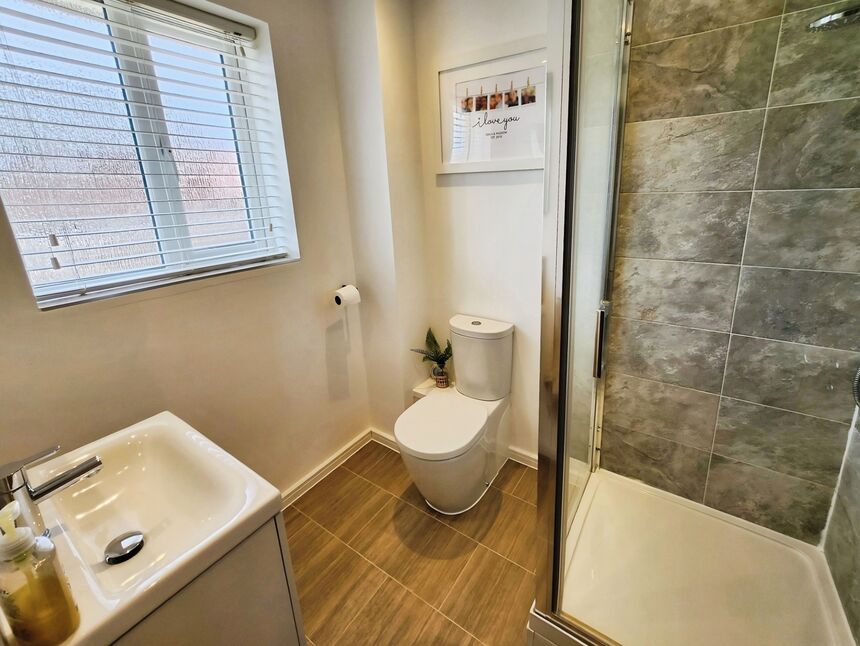 En-Suite Shower