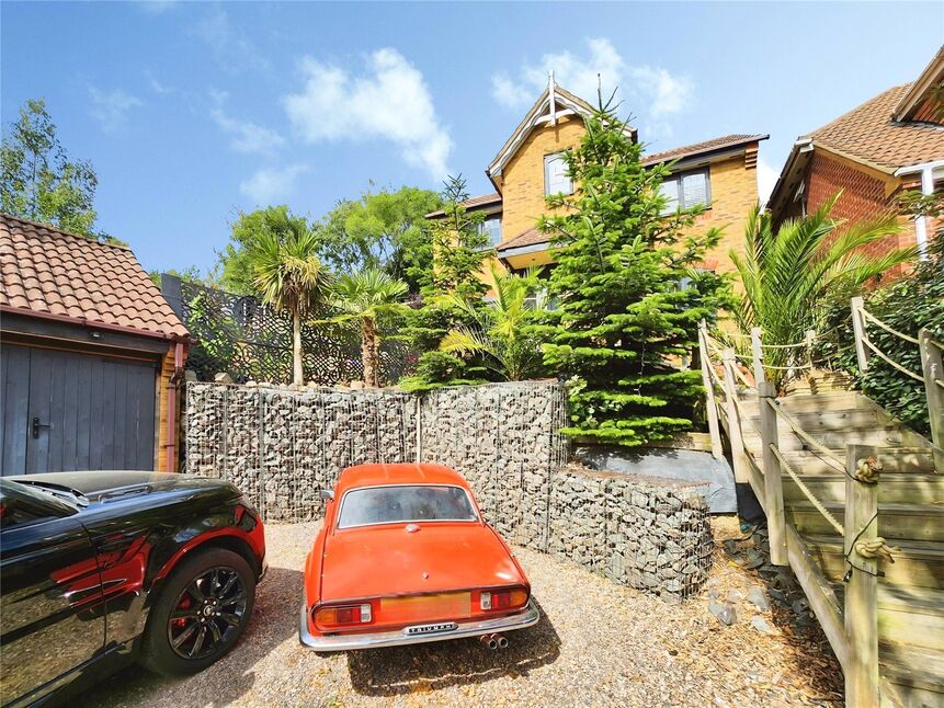Main image of 3 bedroom Detached House for sale, Elm Way, Hartshill, Warwickshire, CV10