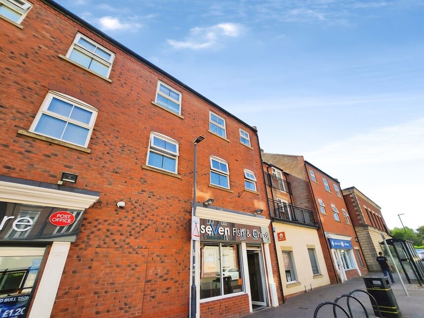 Main image of 2 bedroom Flat to rent, Larch Close, Nuneaton, Warwickshire, CV10