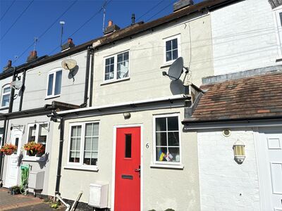 2 bedroom Mid Terrace House to rent
