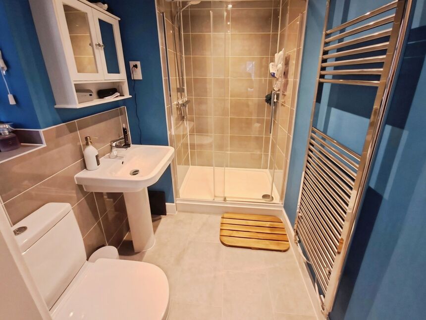 En-Suite Shower