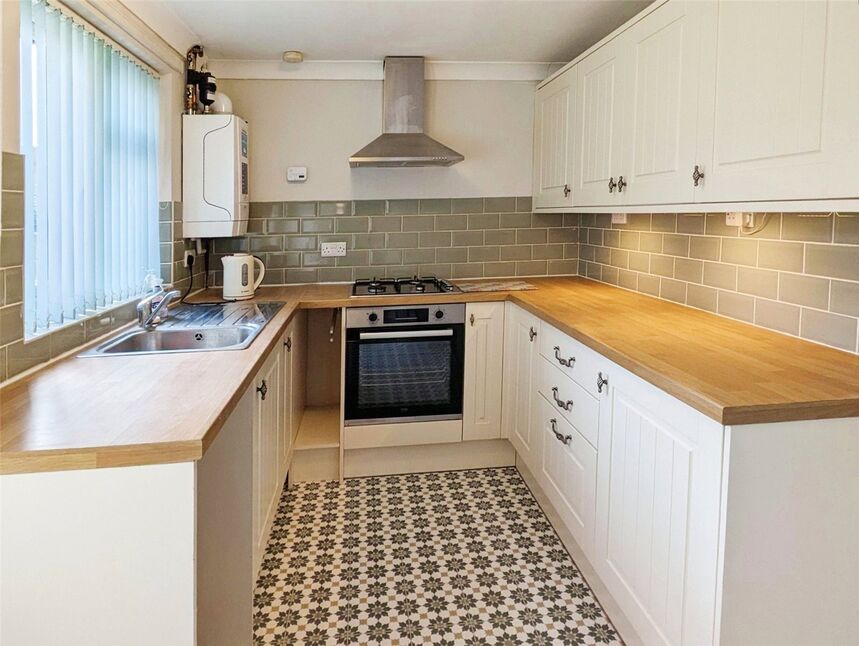 2 bedroom Mid Terrace House to rent, West Street, Oswestry, SY11 £710 pcm