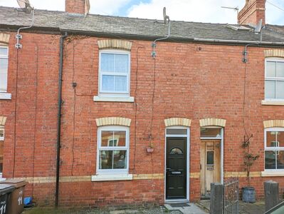 2 bedroom Mid Terrace House to rent