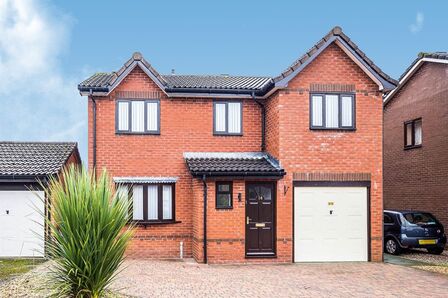 4 bedroom Detached House to rent